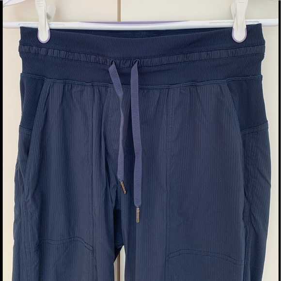 Lululemon Dance Studio crop 25” - Picture 3 of 9